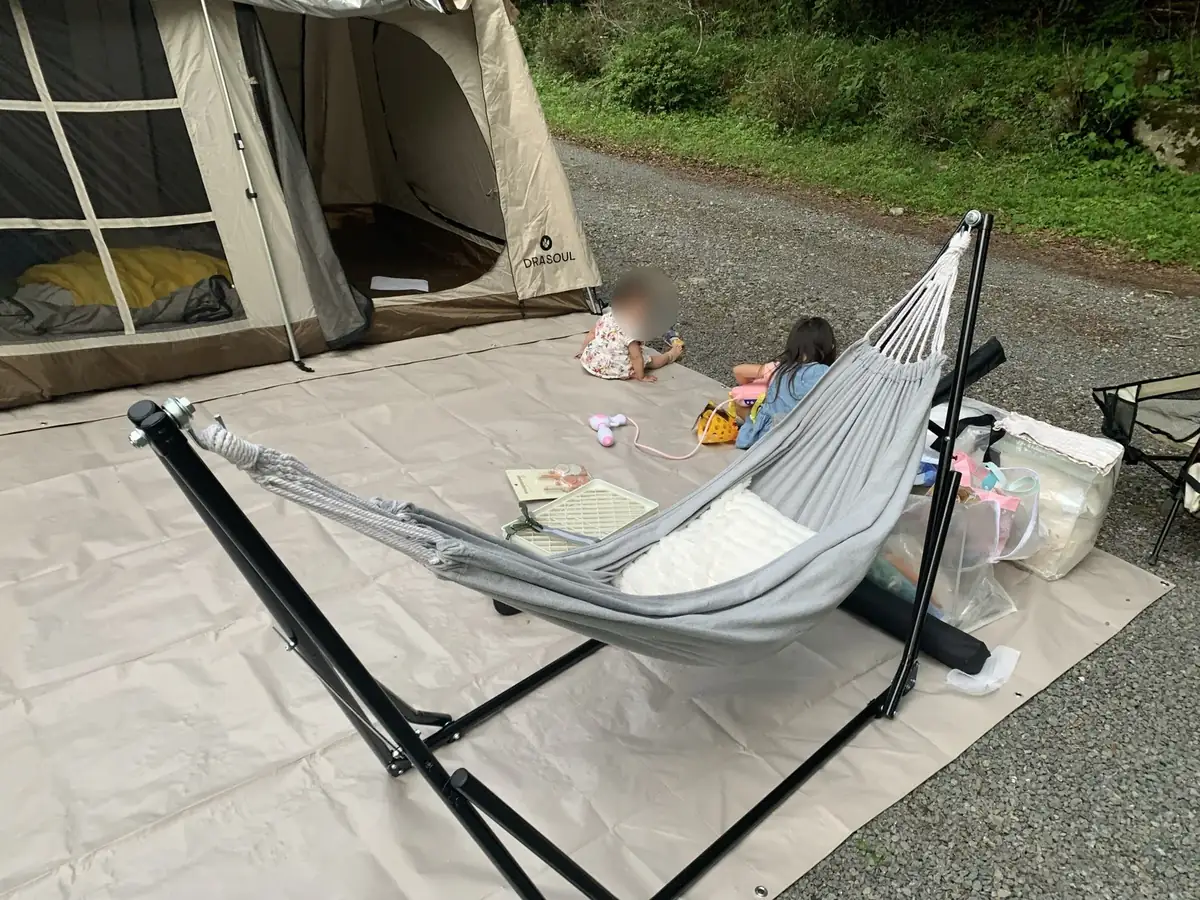 このキャンプで初めて使った自立式ハンモック