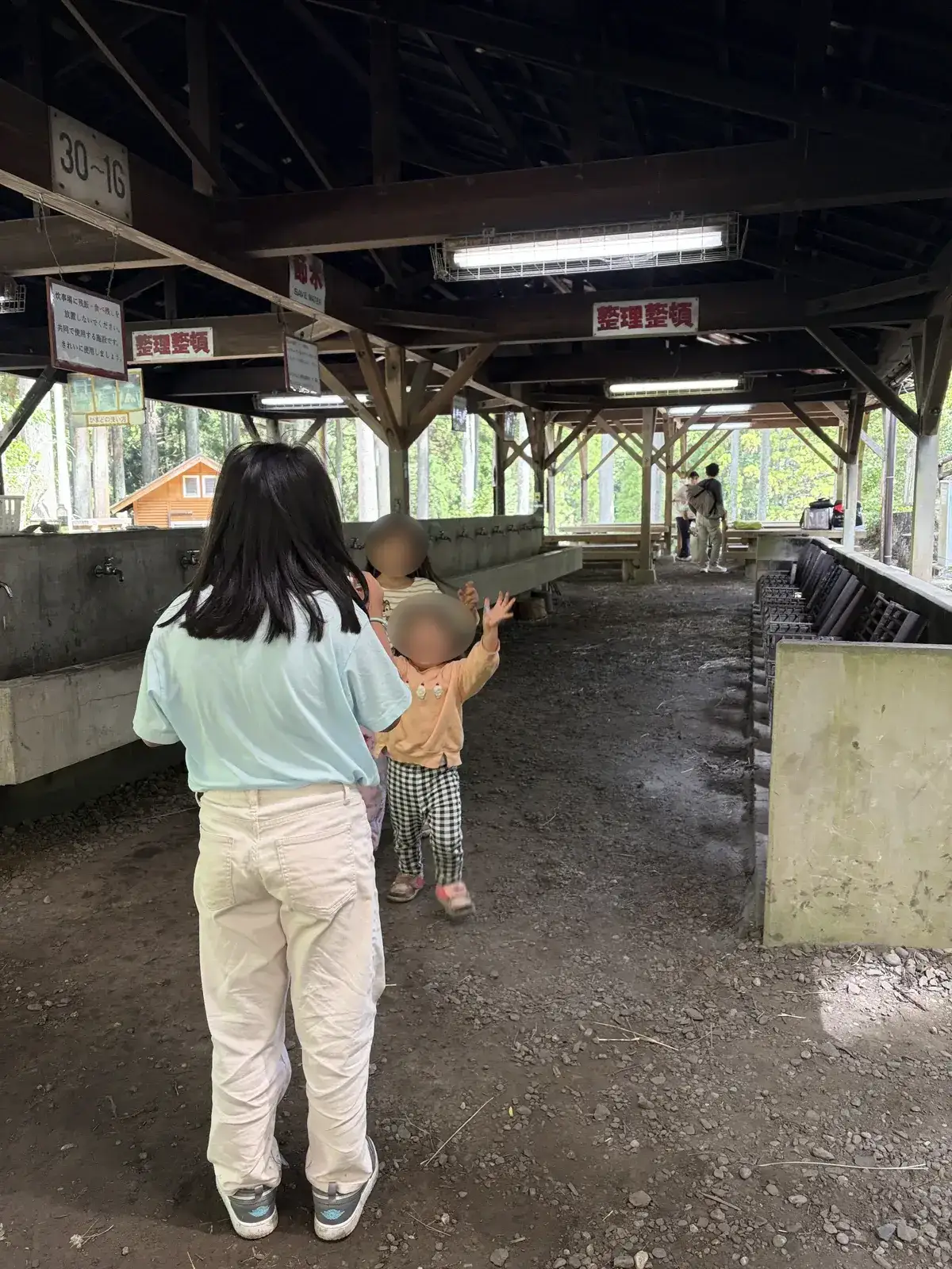 大多喜県民の森の屋根付き炊事場